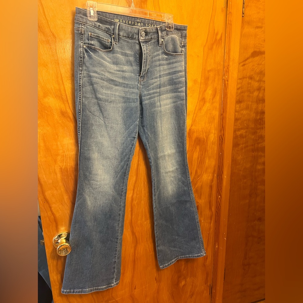 White House black market jeans 10P skinny flare